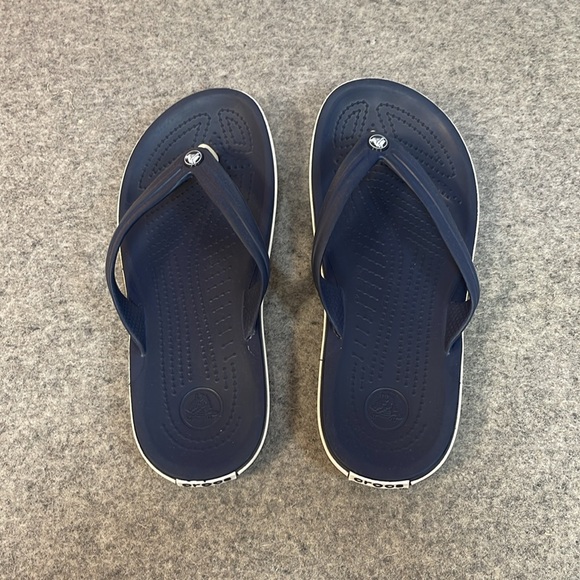 CROCS. NAVY BLUE Sandals. Women’s size 8, Men’s size 6. - Picture 3 of 10
